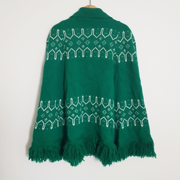 Vintage 70s Green Knit Cape - Picture 2 of 3